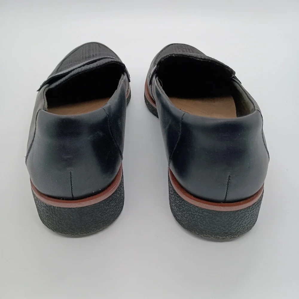 Clarks versatile plaid settings